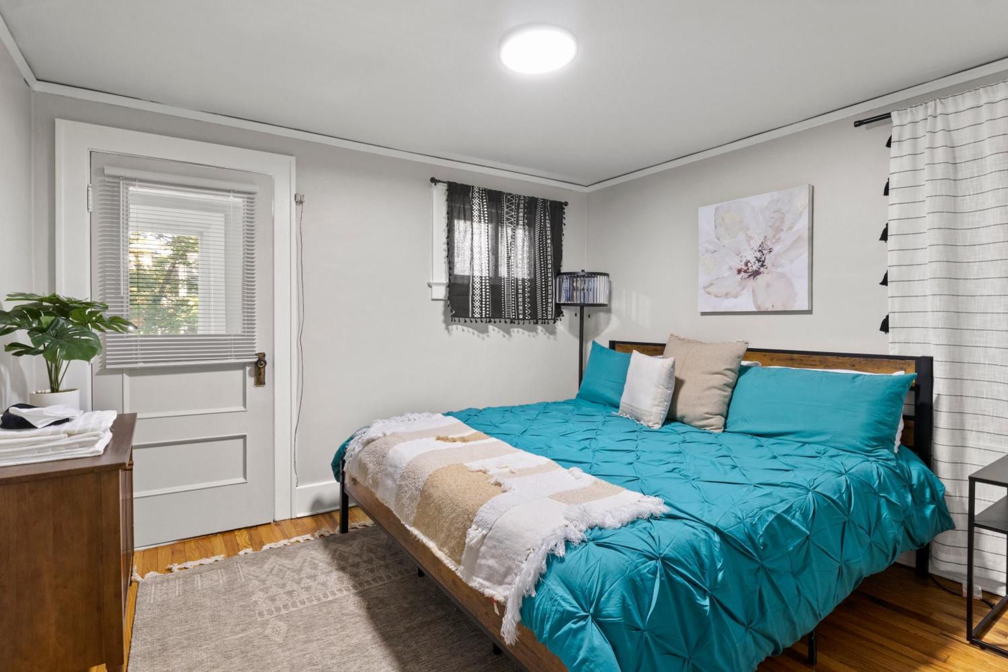 King Bed-Full Kitchen-Self Check-In-Parking-Uofr Rochester Exterior foto